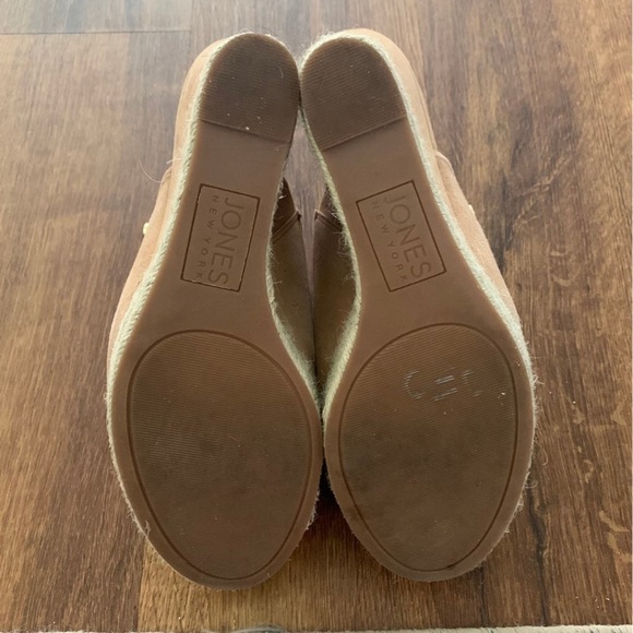 Jones New York Wedge heels. - Picture 5 of 5